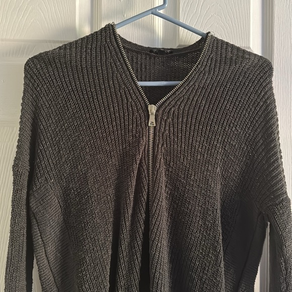 Express Sweater - Picture 7 of 10